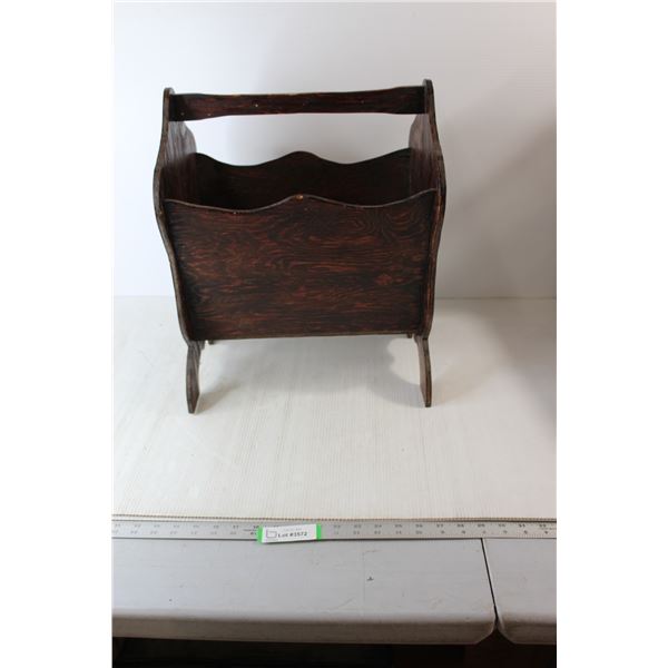 Wooden Yarn/Book Holder - 11 1/2" x 15" x 18"