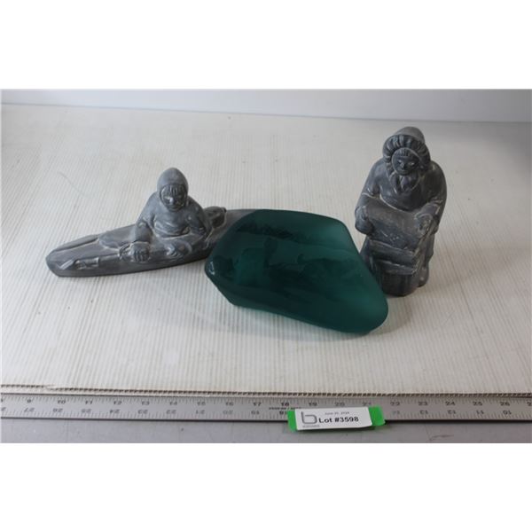 Inuit Decorations, Decorative Rock