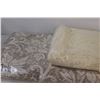Image 3 : (2) Lace Tablecloths (Various Sizes) & White Cloth Tablecloth