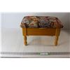 Image 1 : Cat Footstool - 9 1/2" x 15 1/2" x 12"