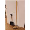 Image 1 : *Shovel & Shop Broom