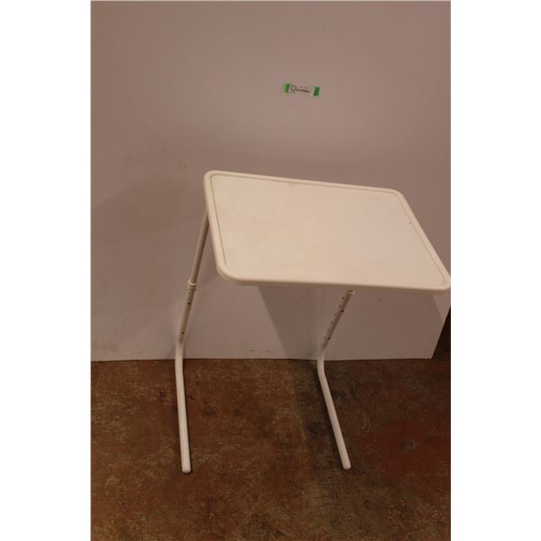 *Foldable Table with Tray