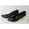 Image 4 : (2) Pair of Ladies Shoes (size 9)