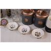 Image 5 : Lot of: Coffee & Tea Tins, (3) Royal Worcester 4" Wall Decor Plates, Naughty & Nice Wine Glasses - N