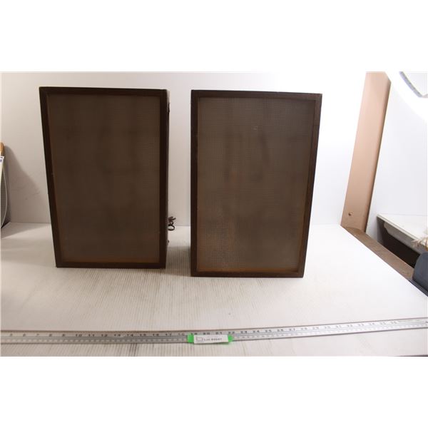 Pair of Automatic Radio Speakers - Untested