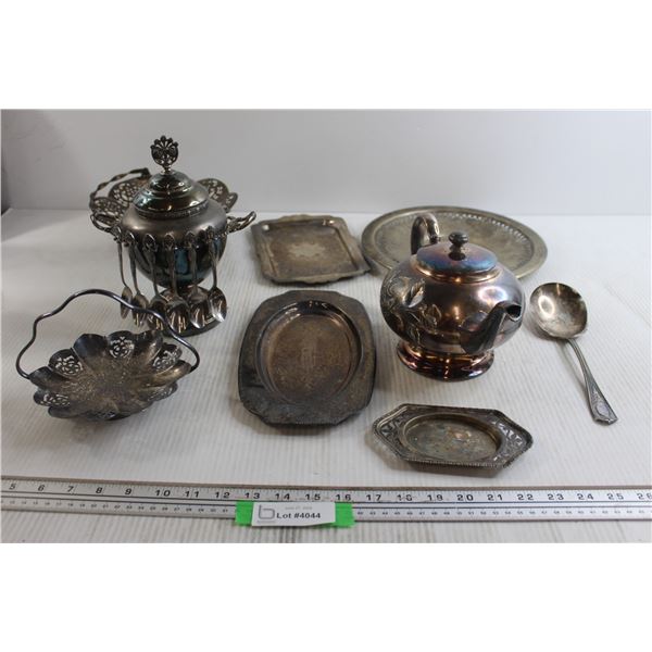 Assorted Silverplate Kitchen Items