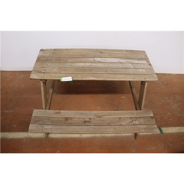 **Kids Picnic Table - 35" x 35" x 19"H, with Umbrella - 48"D
