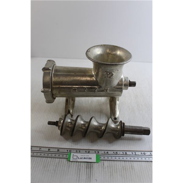 Commercial Meat Grinder with Extra Parts