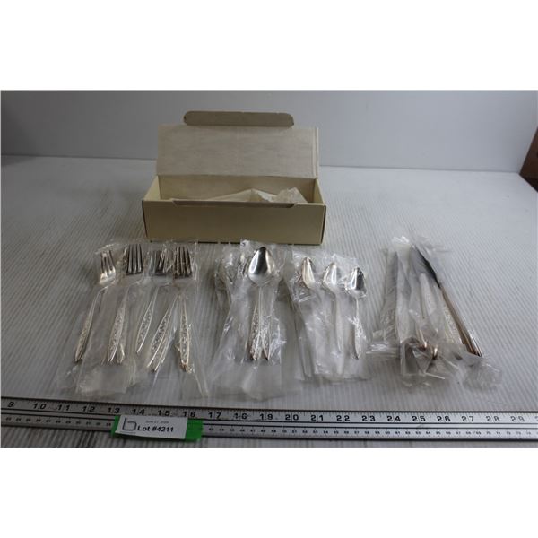 1987 Rogers Bros Silverware - New