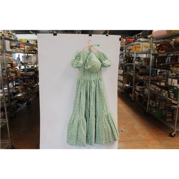 Ladies Floral Dress With Bonnet: Size 10