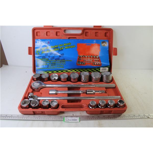 Matrix 21 Piece Socket Set (3/4" drive metric sockets) (one clasp damaged)