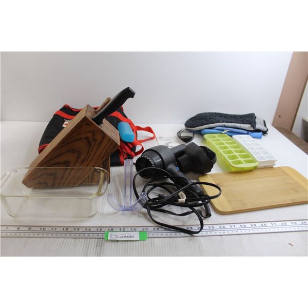 Knife Block with Knives, Ice Cube Trays, Misc.