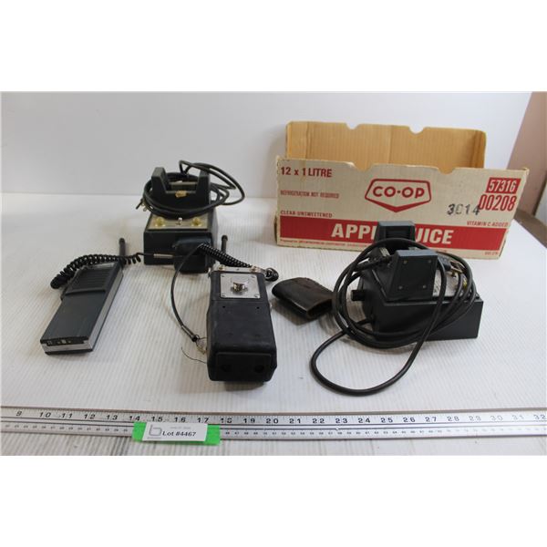 Motorola Radios for Display/Parts - Not Working