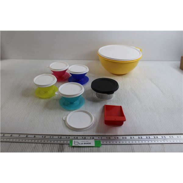 Assorted Tupperware Containers
