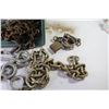 Image 4 : (8) Pieces of Chain - Hooks - Eye Bolts - Plastic Lucerne Crate