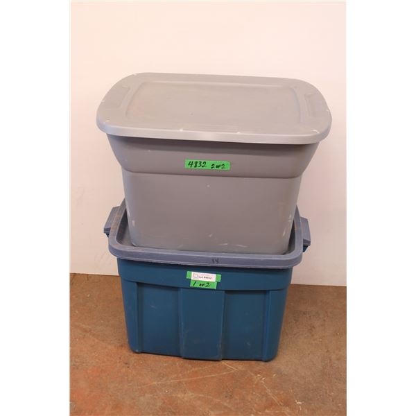 *(2) Rubbermaid Totes 18 Gal. Size with Lids