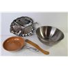 Image 5 : Stainless Steel Mixing Bowl - Non Stick Frying Pan - Divided Leaf Shaped Metal Dish