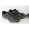 Image 2 : (2) Pair of Men's Runners (size 10)