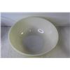 Image 4 : Yellow & White Pyrex Mixing Bowl - Glass Mixing Bowl - (4) Glass Bowls