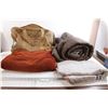 Image 1 : Galleria Bag, Pillow, Sleeping Bag, Blanket