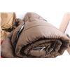Image 3 : Galleria Bag, Pillow, Sleeping Bag, Blanket