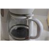 Image 3 : Black & Decker 5-Cup Coffee Maker - Turns On