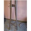 Image 3 : wood hall tree stand