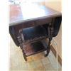 Image 4 : Tea serving cart - one leg needs repair