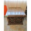 Image 1 : End table with storage