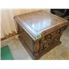 Image 2 : End table with storage