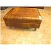 Image 2 : footstool