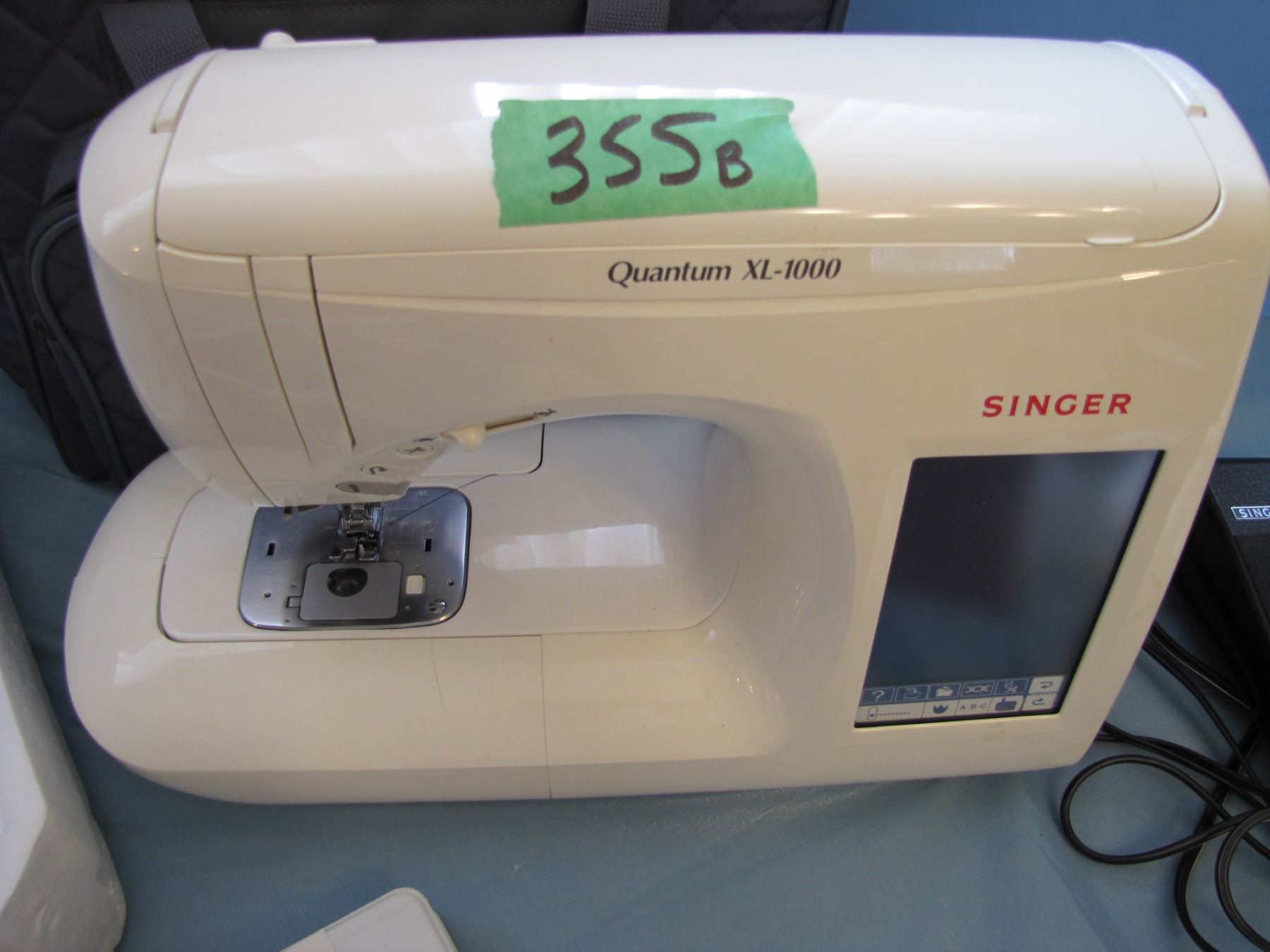 Singer Quantum XL1000 sewing machine