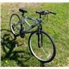 Image 7 : HUFFY 21-SPEED DIAMOND FRAME BICYCLE WITH PURSUIT BARS HANDLEBARS