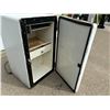 Image 4 : VINTAGE REFRIGERATOR