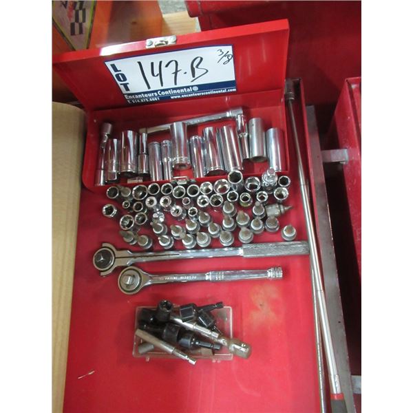 LOT DE DOUILLE ET RATCHET 3/8" DRIVE