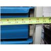 Image 3 : RANGEMENT 23" X 18" X 65" AVEC BACS DE PLASTIQUE