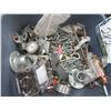 Image 2 : LOT DE VIS ET QUINCAILLERIE DIVERSE