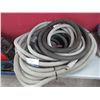 Image 1 : LOT DE BOYAUX D'ASPIRATEUR DIVERS