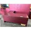 Image 1 : BUREAU EN MELAMINE
