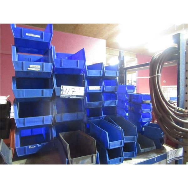 LOT DE 35+ BACS EN PLASTIQUE