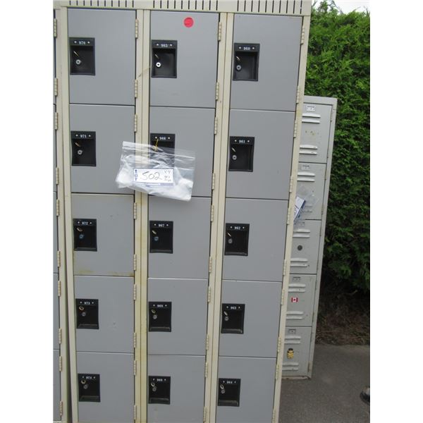 SECTION DE MINI CASIERS 15 PORTES