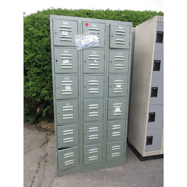 SECTION DE MINI CASIERS 18 PORTES