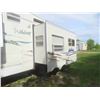 Image 3 : 2004 Wildcat by Forest River 5th Wheel 28ft. Awning, A/C, Full Bathroom, Microwave, Fridge,. Double
