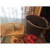 Image 2 : Horse Care: Feed Pail, Leads, Nail Trimmers