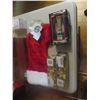 Image 2 : Christmas Decorations: Place Matts, Tree Ornaments & More