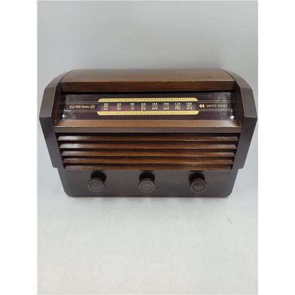 Vintage RCA Victor 56X3 Tube Radio