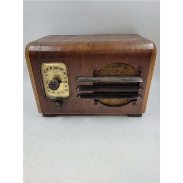 Vintage DeForest 9D451 Radio