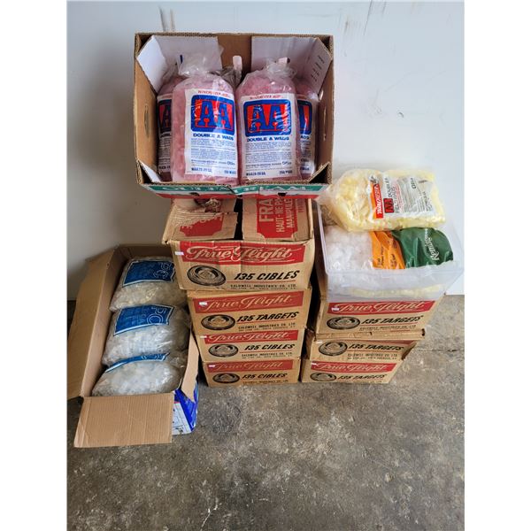 Lot of Winchester and Remington Double A Wads