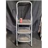 Image 1 : 3-Step Step Ladder