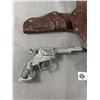 Image 2 : 2 Vintage Toy Marshal Cap Guns w/ Gun Belt